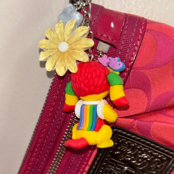 Rainbow Brite Puppy Brite Keychain – Vintage Charm with Daisy Accent - Picture 4 of 6